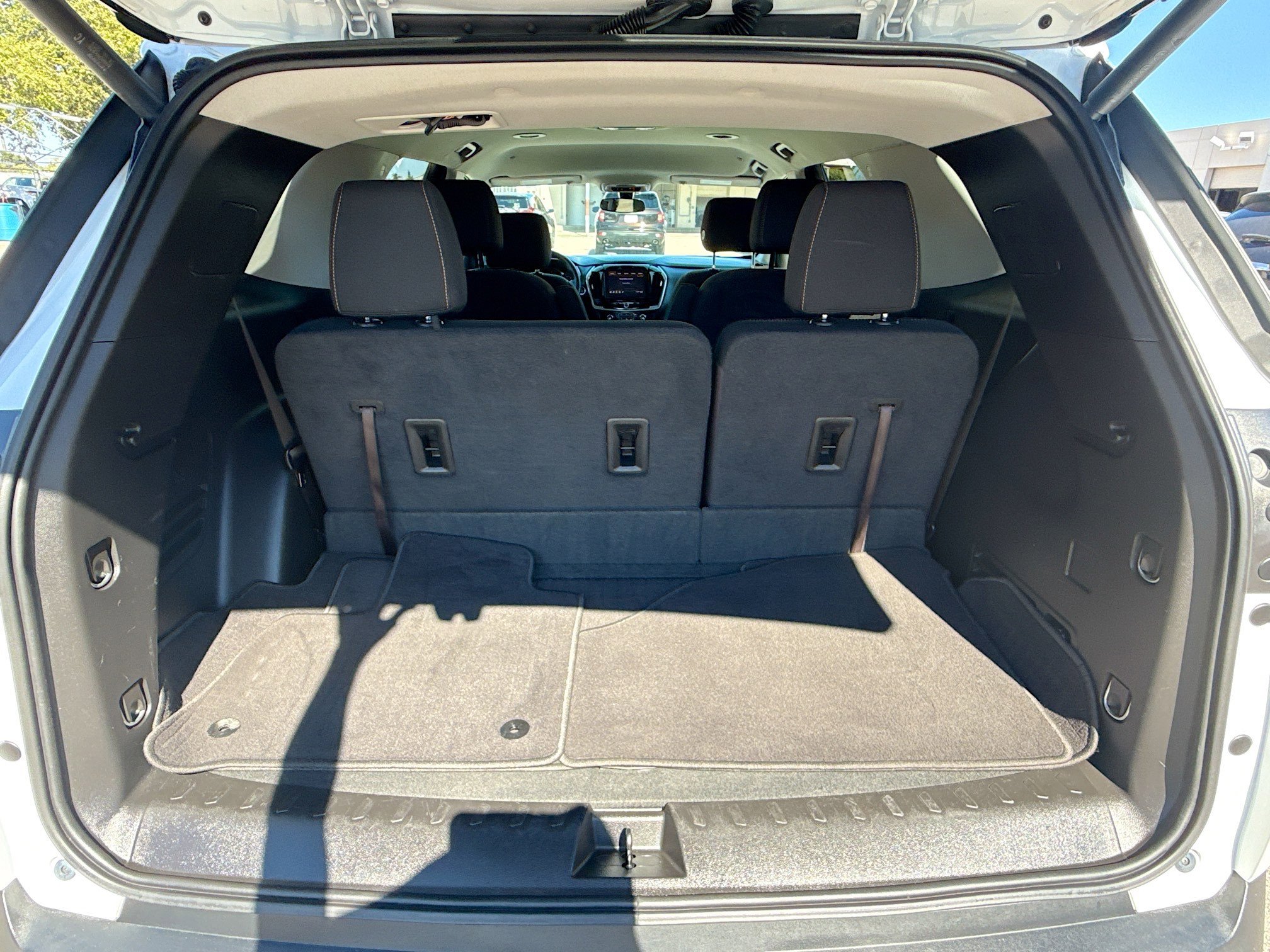 Used 2020 Chevrolet Traverse LT image 26