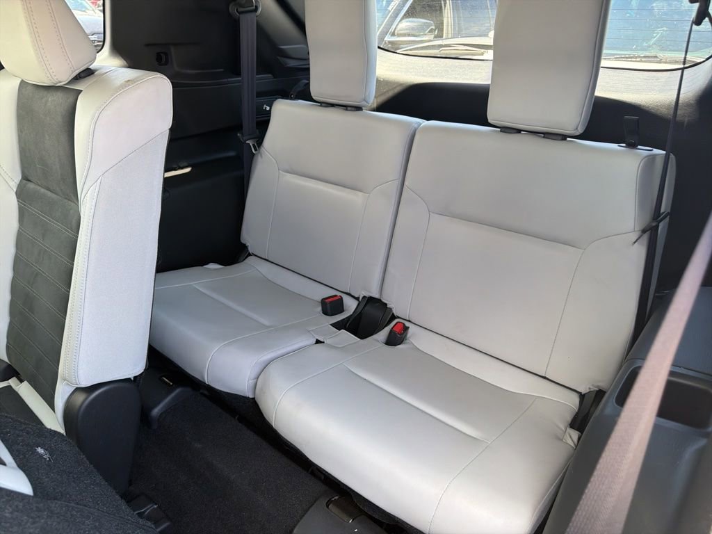 Used 2025 Mitsubishi Outlander SE AWD/4WD image 17