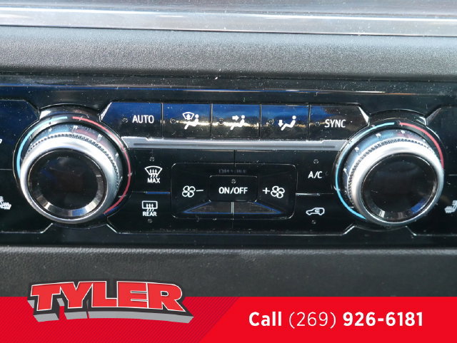 Used 2025 GMC Sierra 1500 SLT AWD/4WD image 33