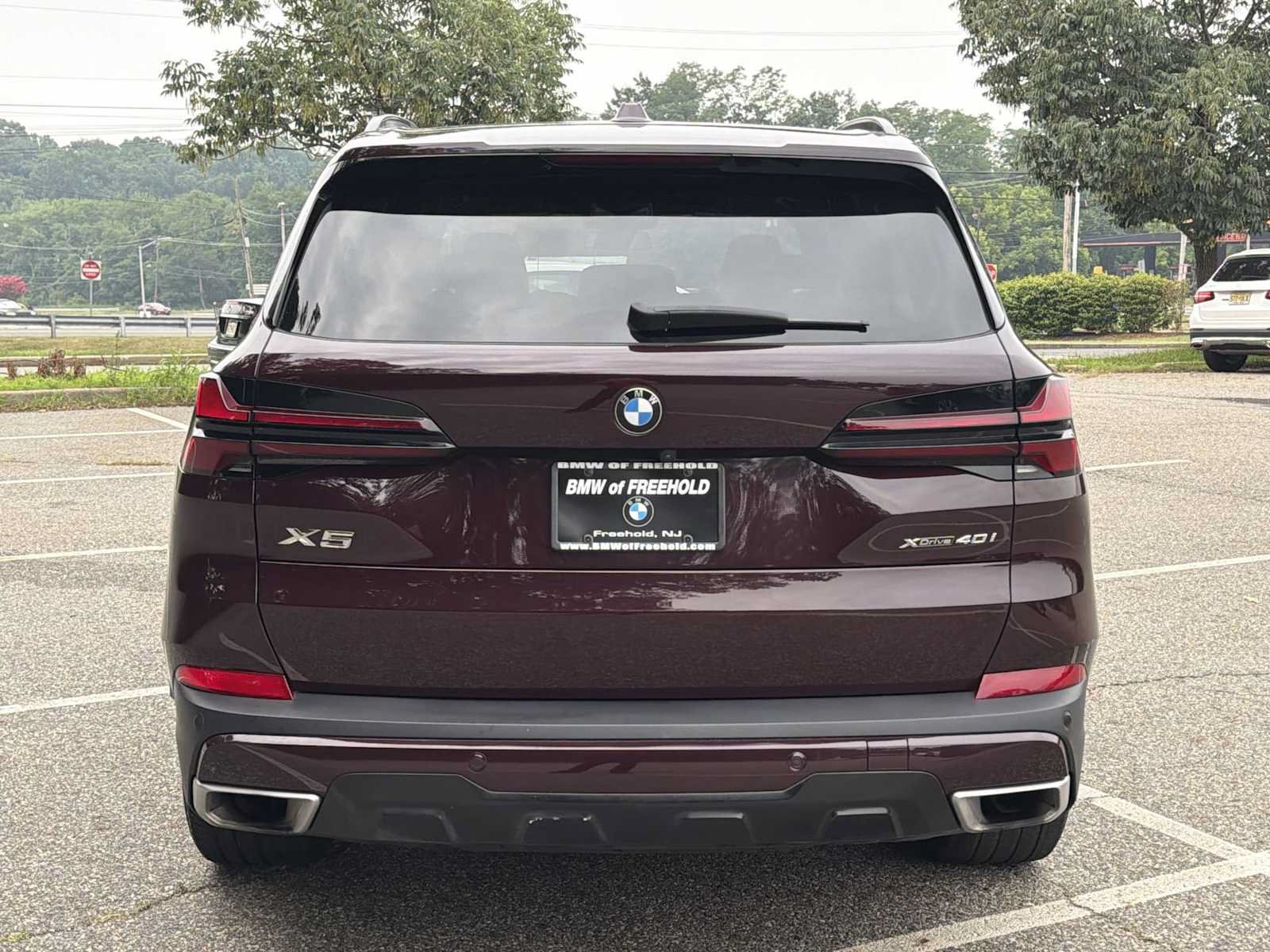 Used 2024 BMW X5 xDrive40i w/ Premium Package AWD/4WD image 3