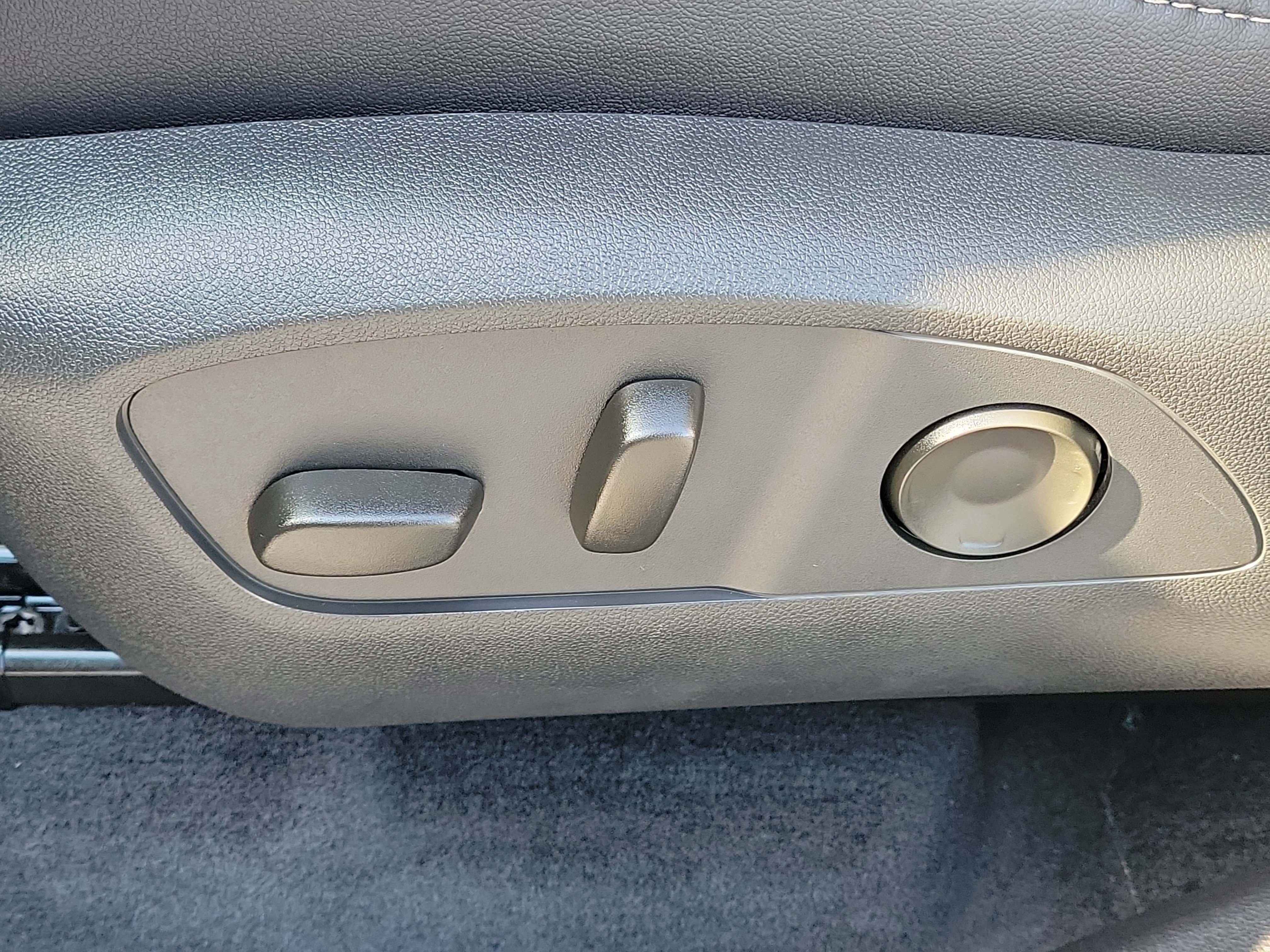 Used 2025 Chevrolet Traverse High Country w/ LPO, Floor Liner Package FWD image 22