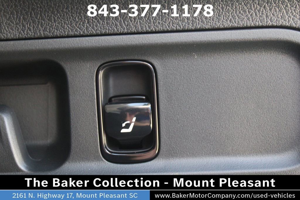 Used 2025 Mercedes-Benz GLC 350e image 10