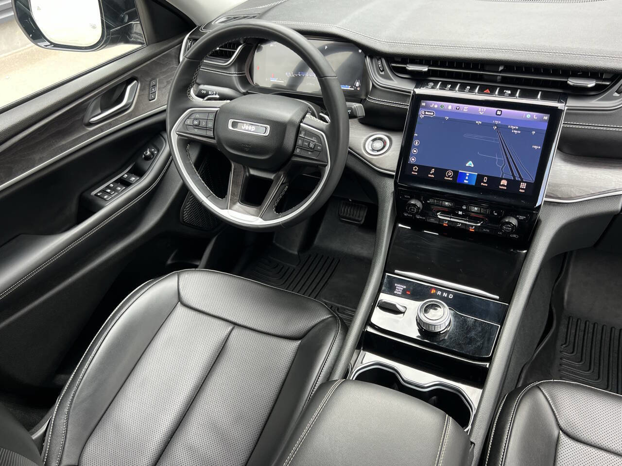 Used 2023 Jeep Grand Cherokee L Limited w/ Luxury Tech Group II image 26