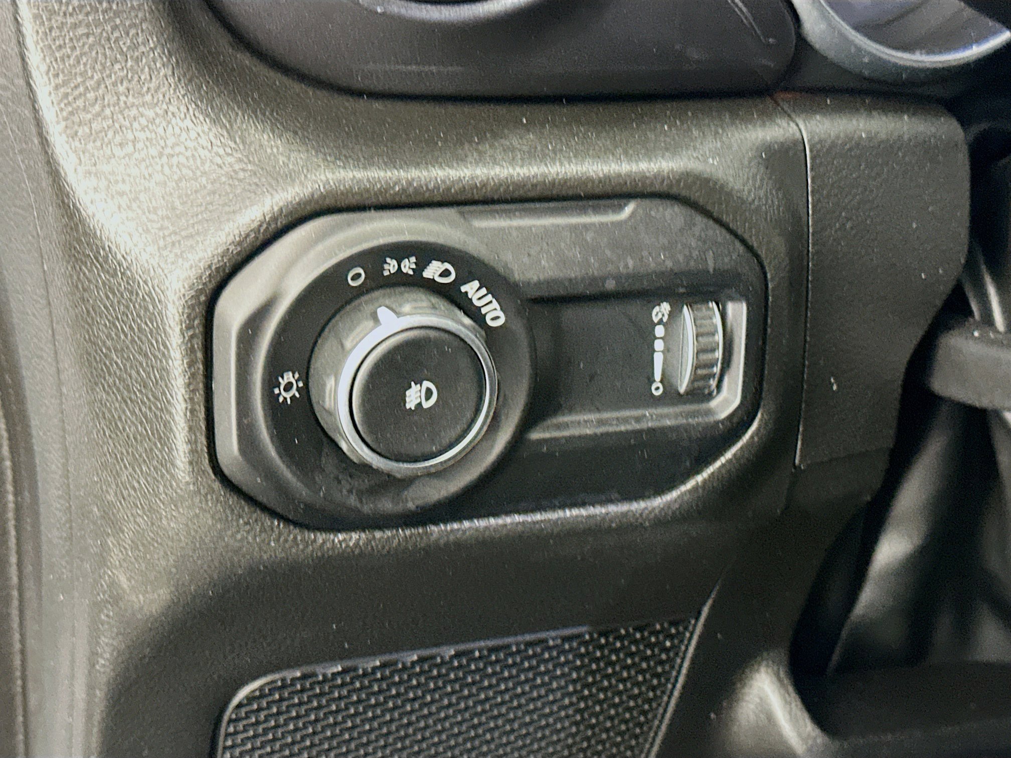 Used 2023 Jeep Wrangler Unlimited Sport image 17