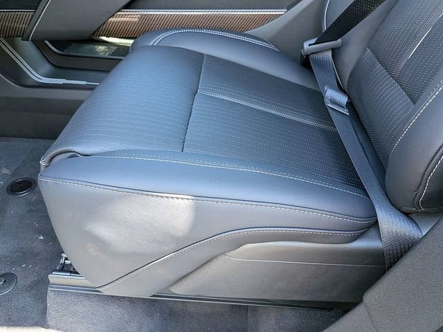 New 2027 Cadillac Vistiq Sport w/ LPO, Trailering Package AWD/4WD image 20