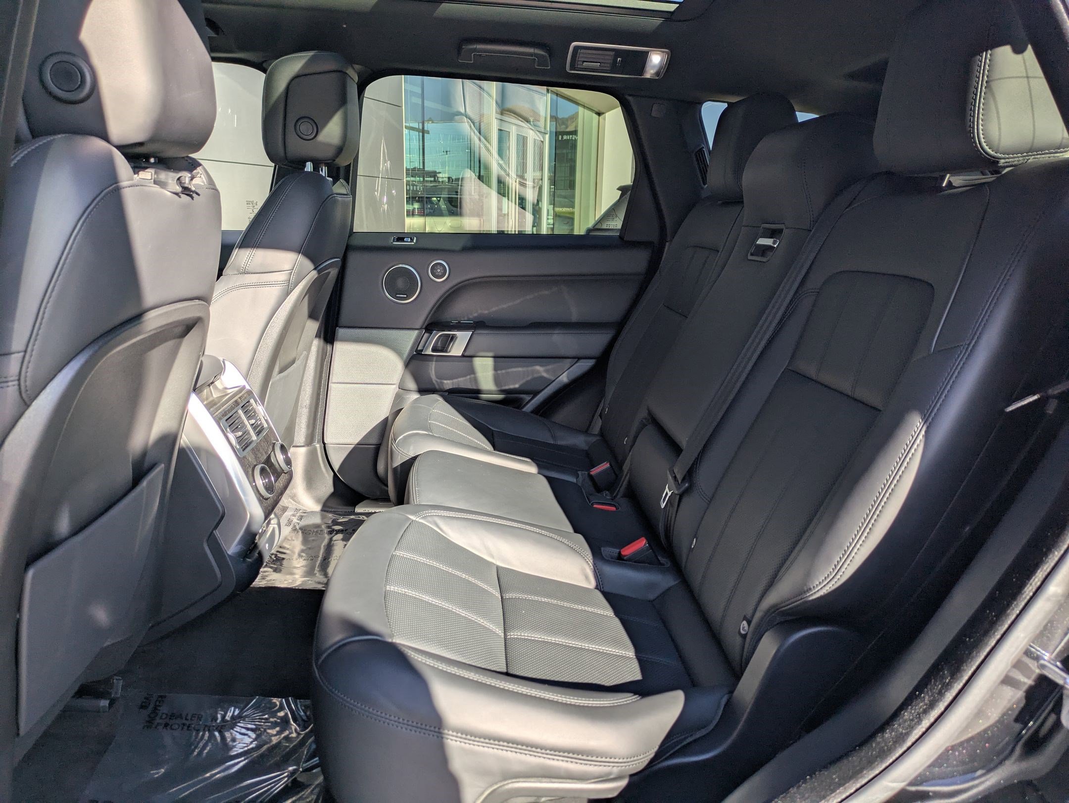 Used 2021 Land Rover Range Rover Sport HSE Silver Edition image 28