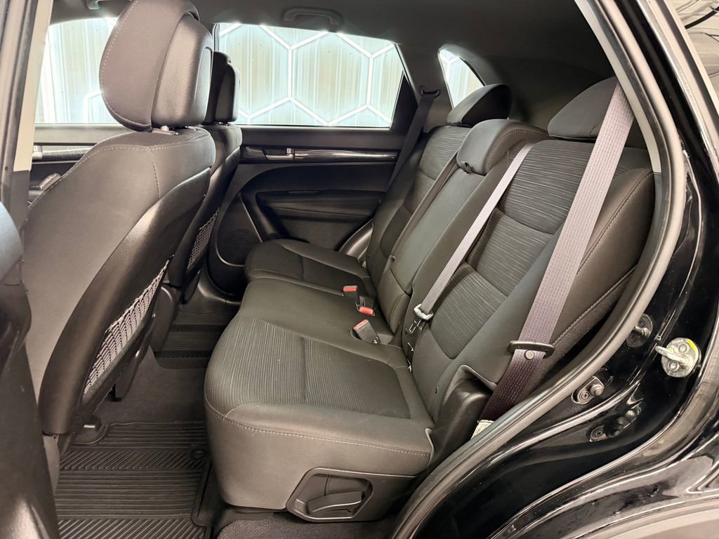 Used 2014 Kia Sorento LX image 23