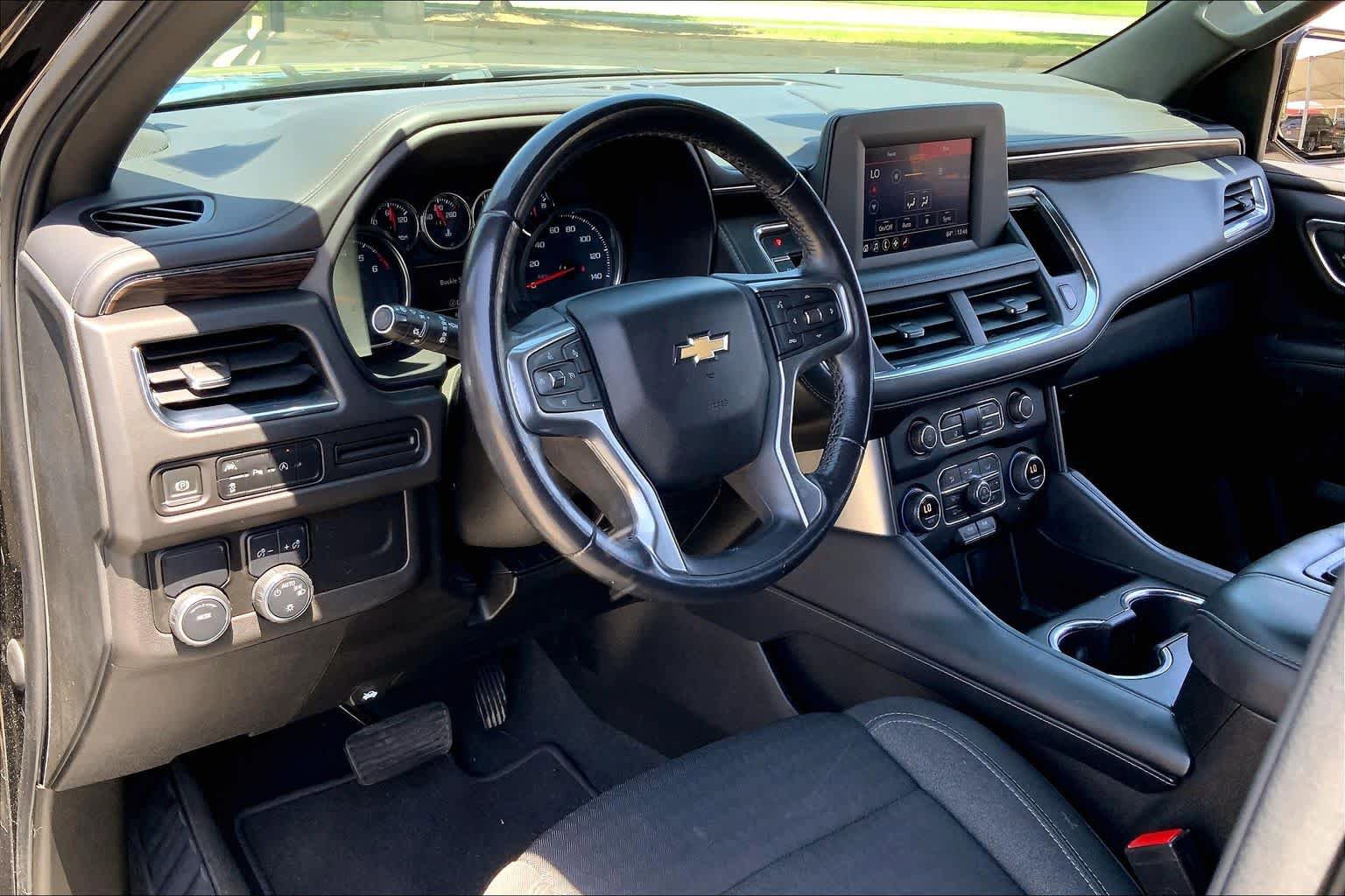 Used 2023 Chevrolet Suburban LS RWD image 13