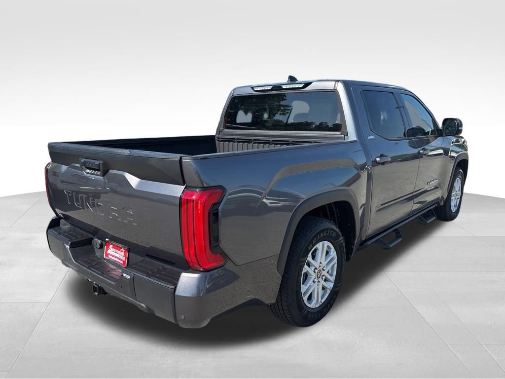 Used 2022 Toyota Tundra SR5 w/ SR5 Premium Package RWD image 5
