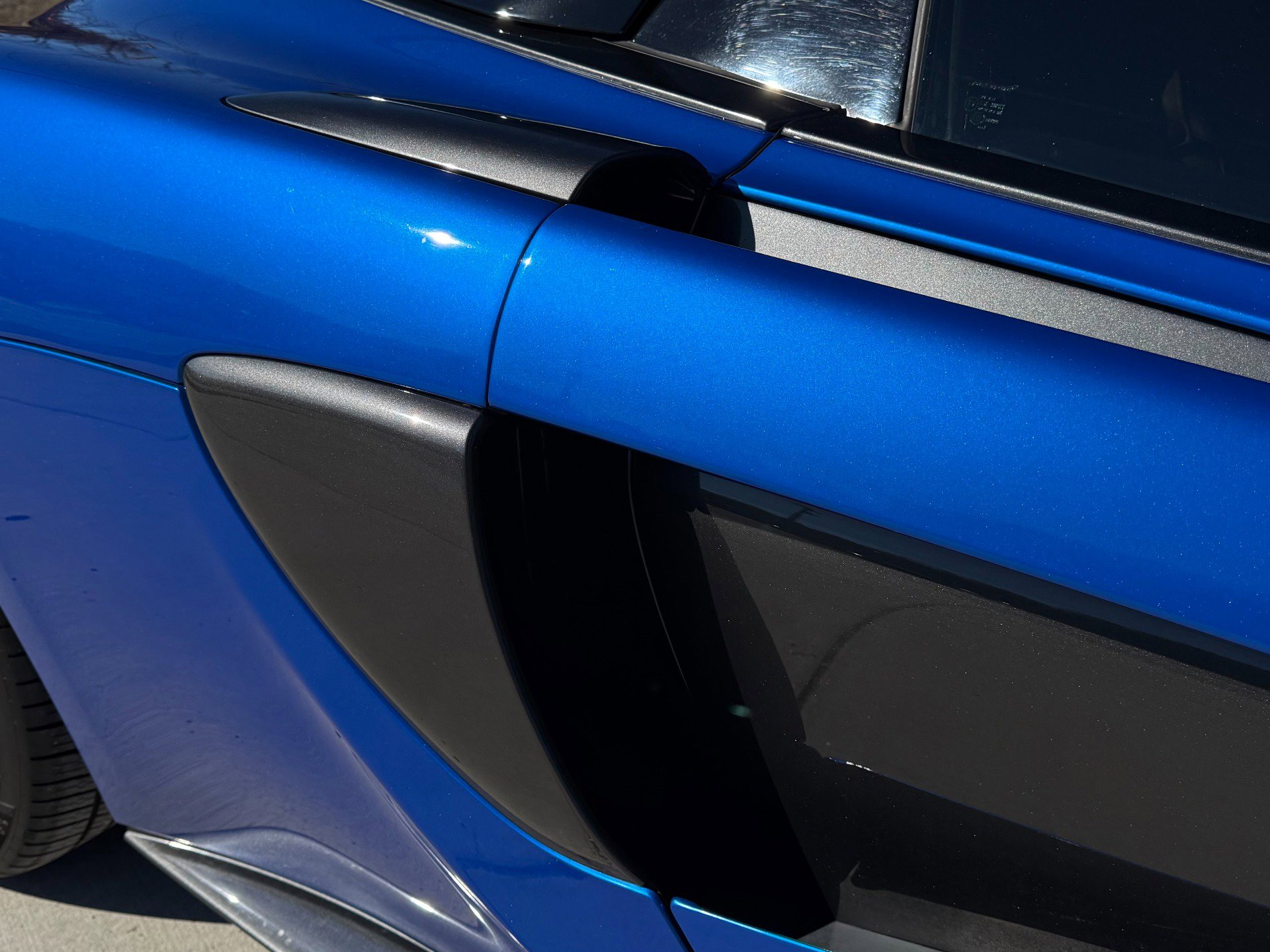 Used 2018 McLaren 570S Spider image 56