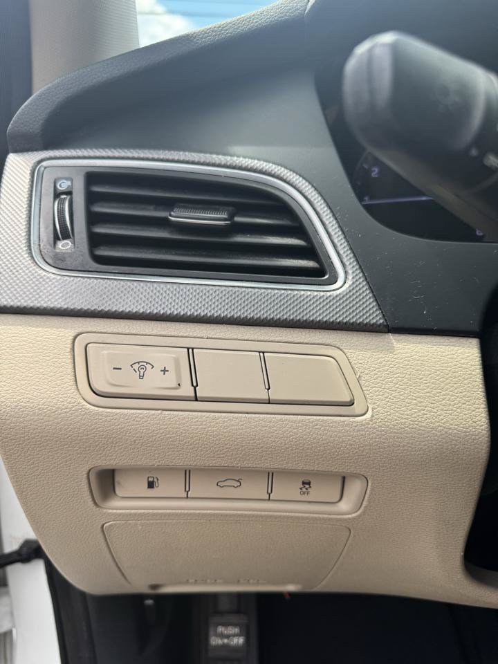 Used 2015 Hyundai Sonata SE FWD image 33