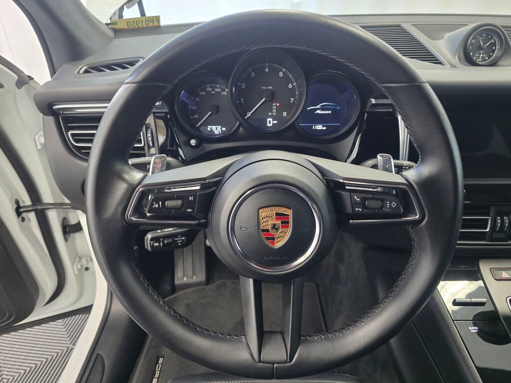 Certified 2024 Porsche Macan image 15