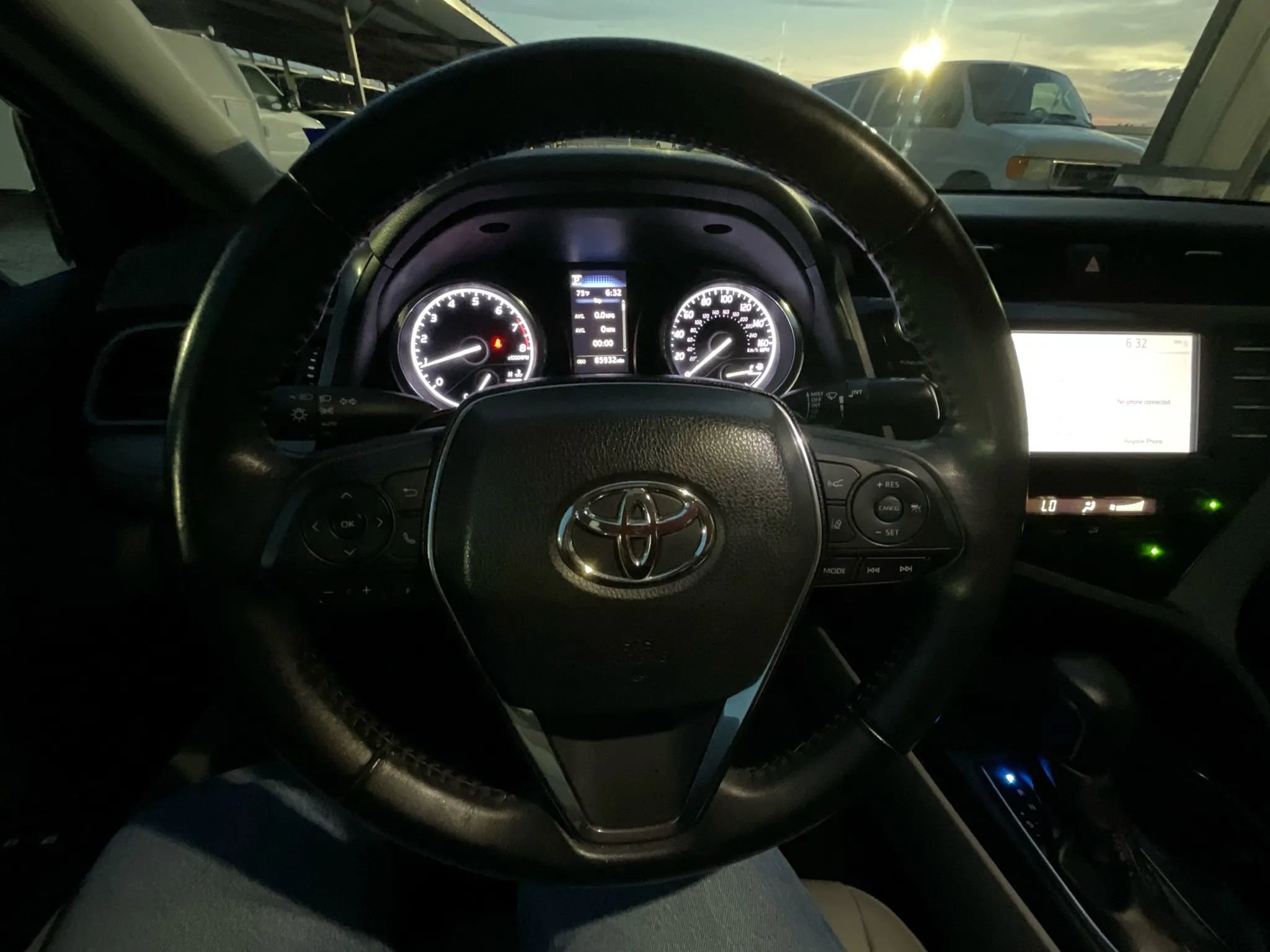 Used 2019 Toyota Camry SE image 25