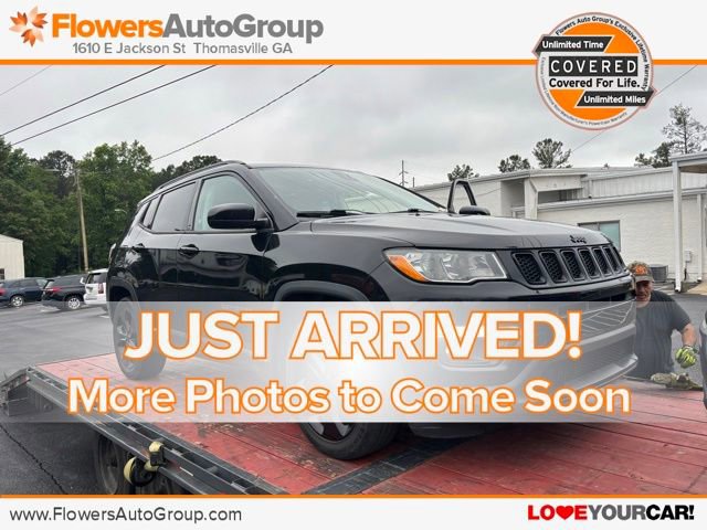 Used 2019 Jeep Compass Latitude FWD image 1