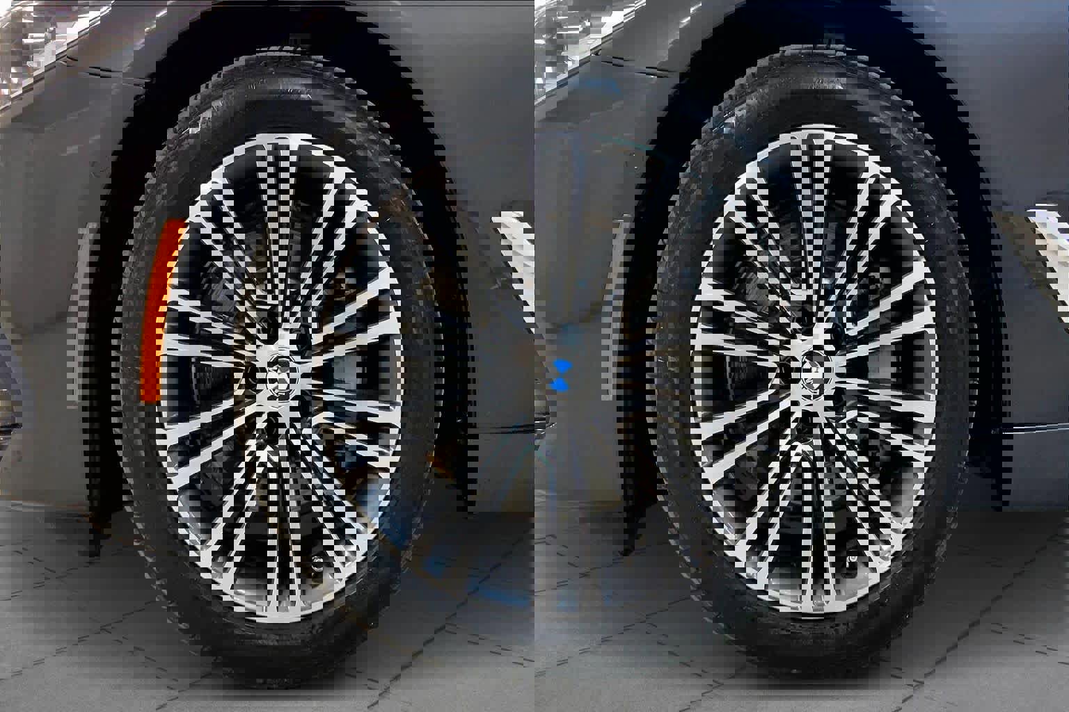 Used 2019 BMW 530i xDrive w/ Executive Package image 10