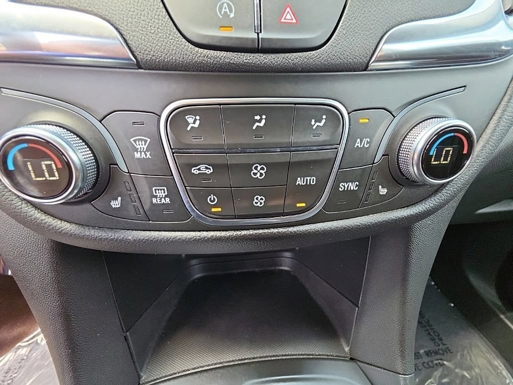 Used 2023 Chevrolet Equinox LT AWD/4WD image 13