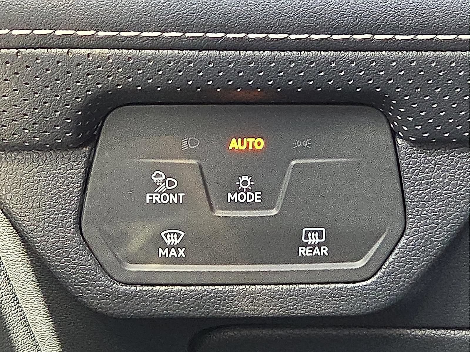 Used 2024 Volkswagen Atlas SEL AWD/4WD image 20