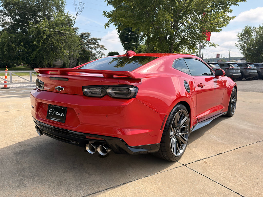 Used 2022 Chevrolet Camaro ZL1 RWD image 3