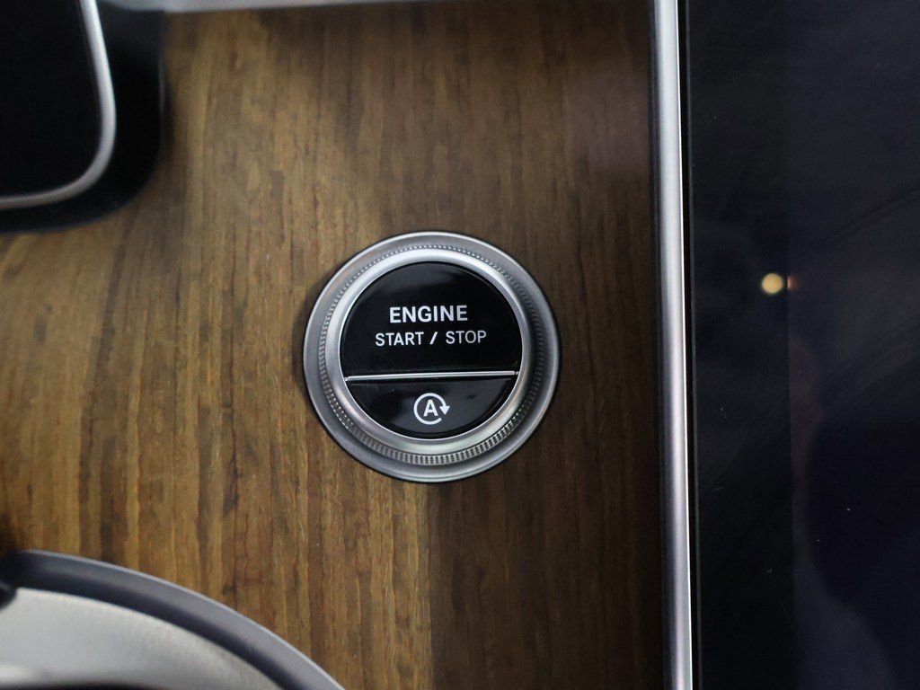 Used 2023 Mercedes-Benz C 300 4MATIC Sedan image 39