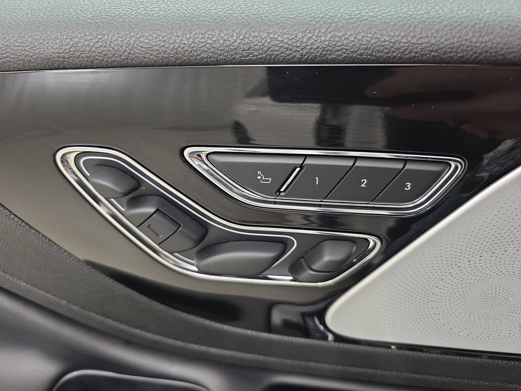 Used 2023 Lincoln Aviator Reserve w/ Equipment Group 201A AWD/4WD image 13