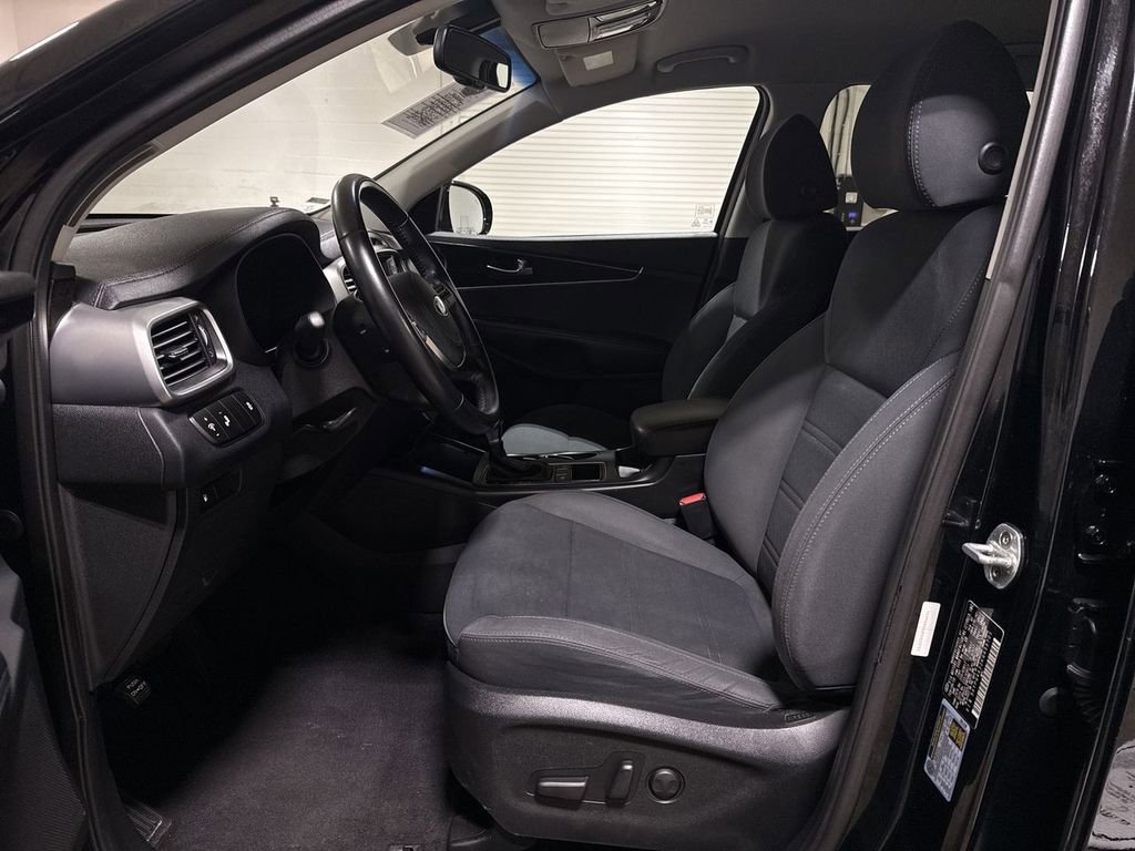 Used 2019 Kia Sorento LX w/ LX Convenience Package FWD image 19