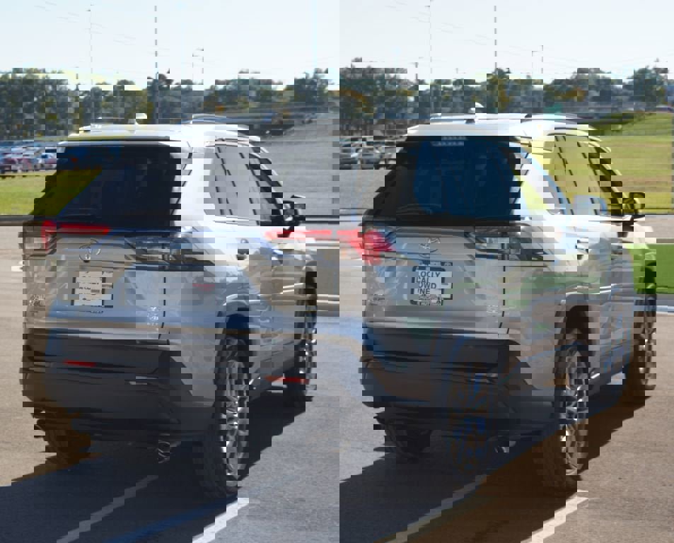 Used 2025 Toyota RAV4 XLE Premium image 20