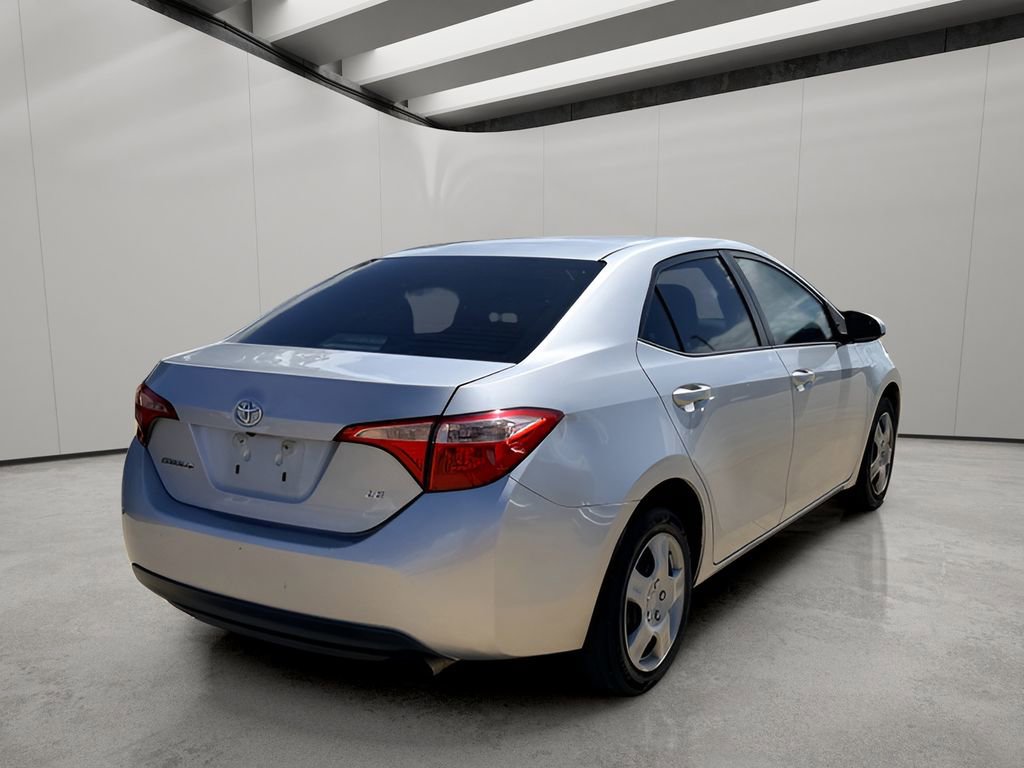 Used 2018 Toyota Corolla LE FWD image 5