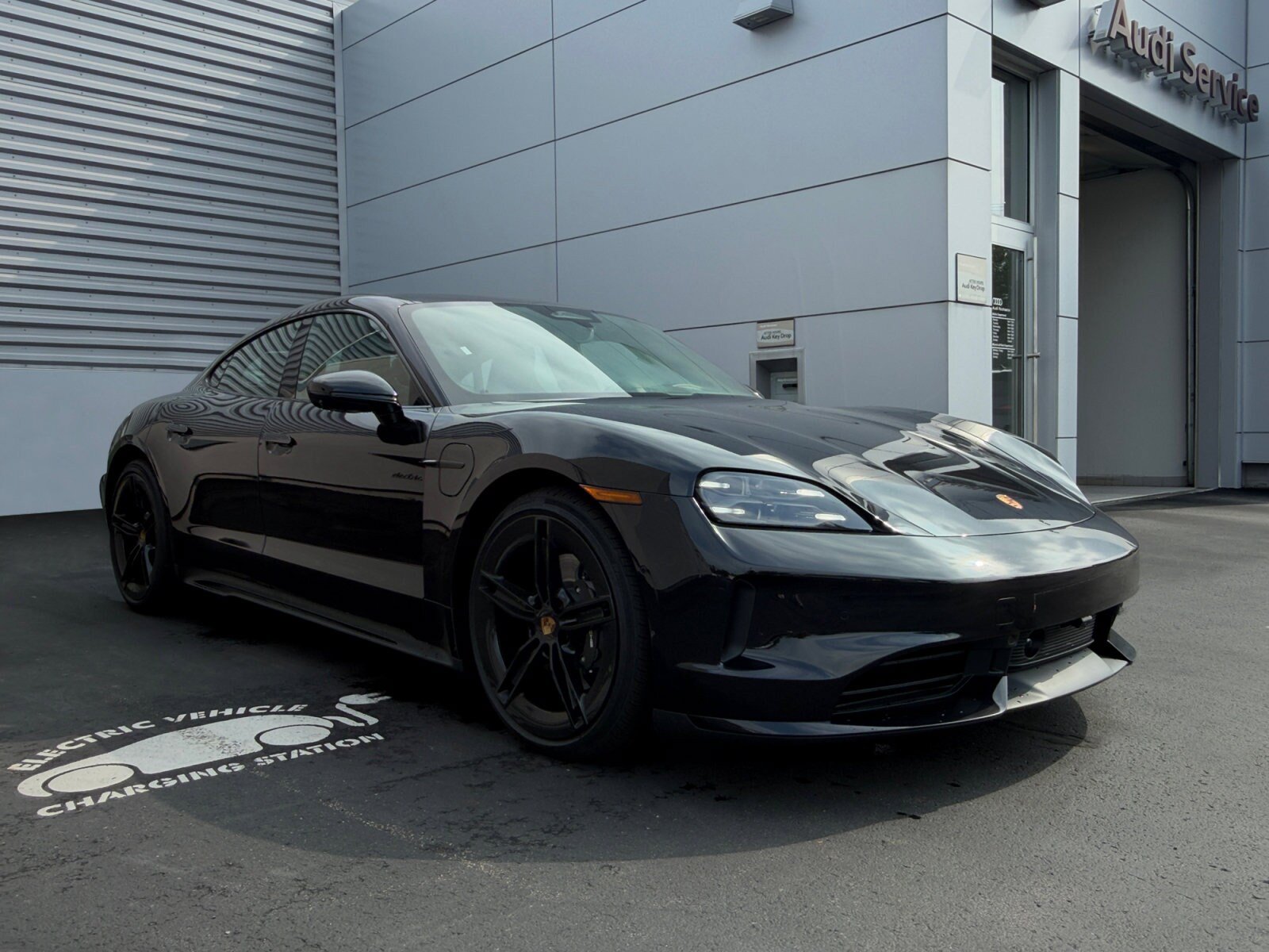 New 2026 Porsche Taycan AWD/4WD image 7