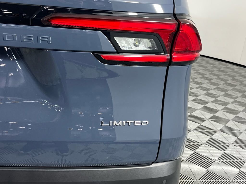 Used 2025 Toyota Grand Highlander FWD image 12