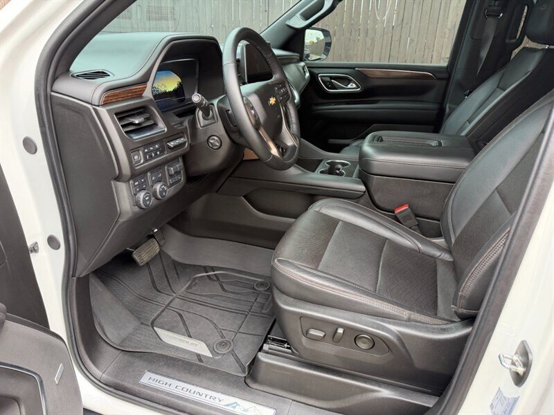 Used 2024 Chevrolet Tahoe High Country AWD/4WD image 19