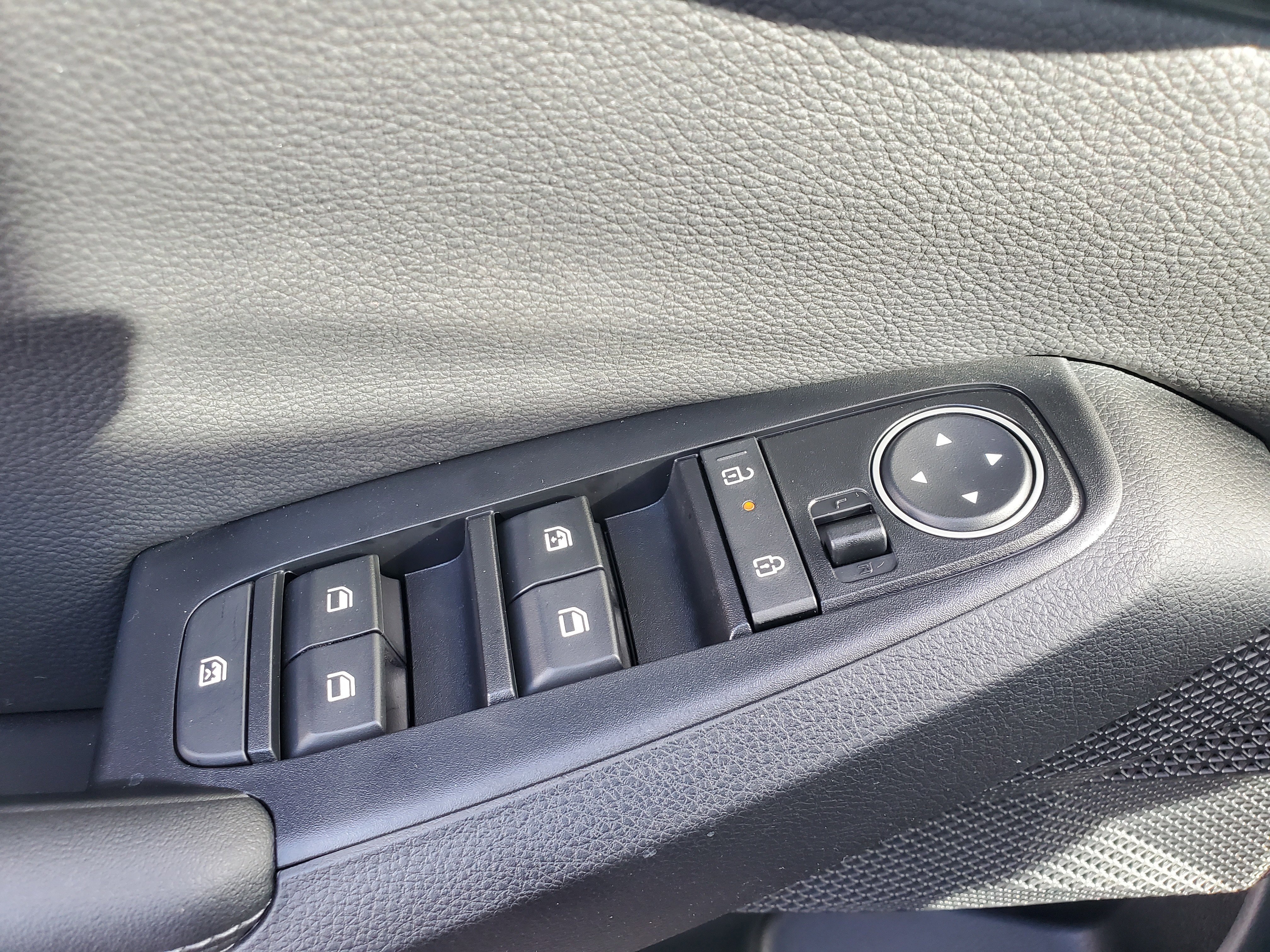 New 2026 Kia Seltos S FWD image 30