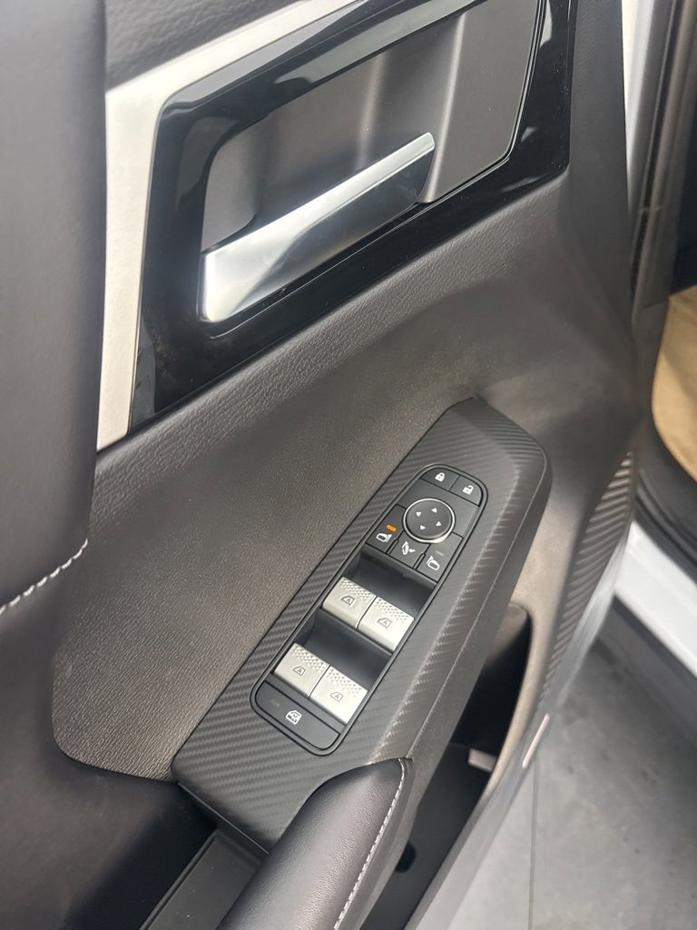 New 2025 Mitsubishi Outlander SE image 16