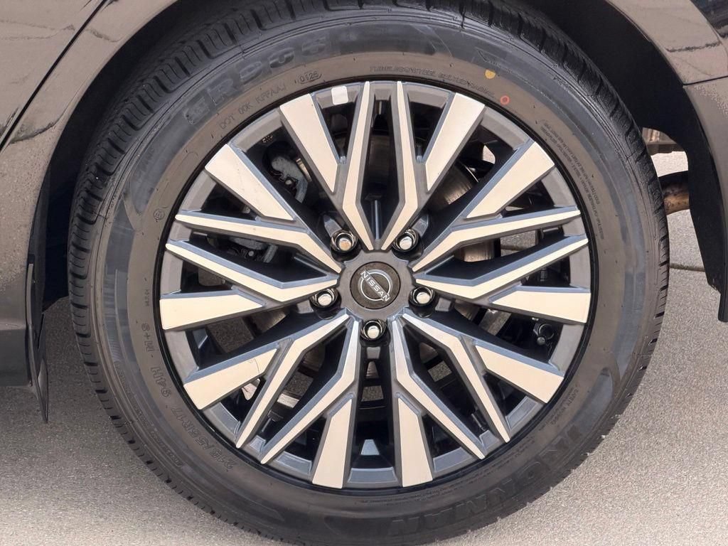 Used 2025 Nissan Altima 2.5 SV FWD image 10