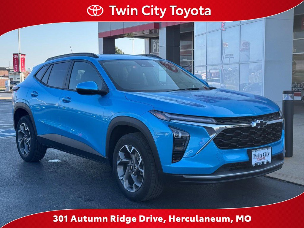 Used 2025 Chevrolet Trax LT w/ LT Convenience Package