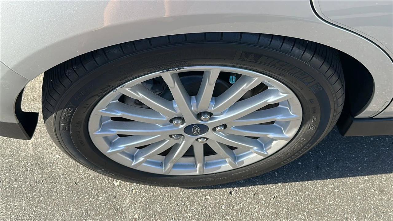 Used 2013 Ford C-MAX SE FWD image 20