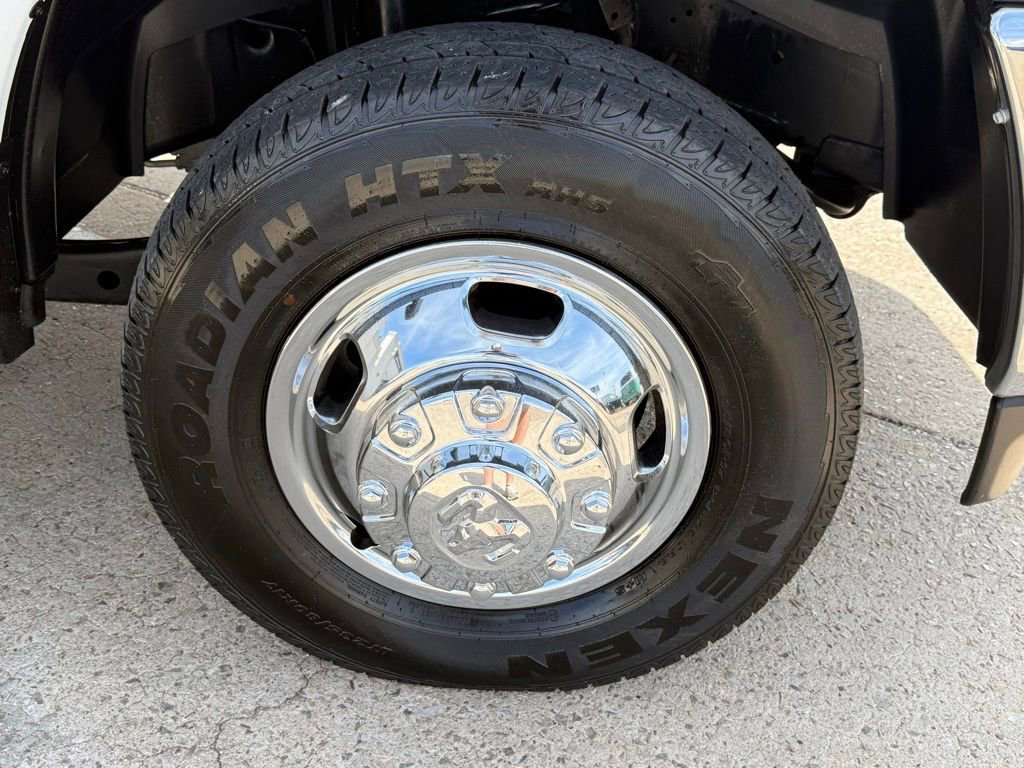 Used 2024 RAM 3500 Tradesman w/ Chrome Appearance Group image 16