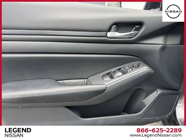 Used 2025 Nissan Altima 2.5 SV FWD image 17