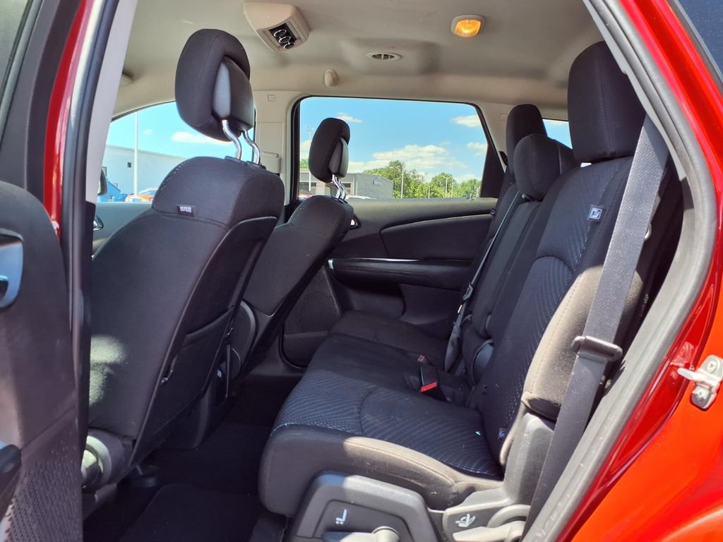 Used 2015 Dodge Journey SXT w/ Flexible Seating Group FWD image 19