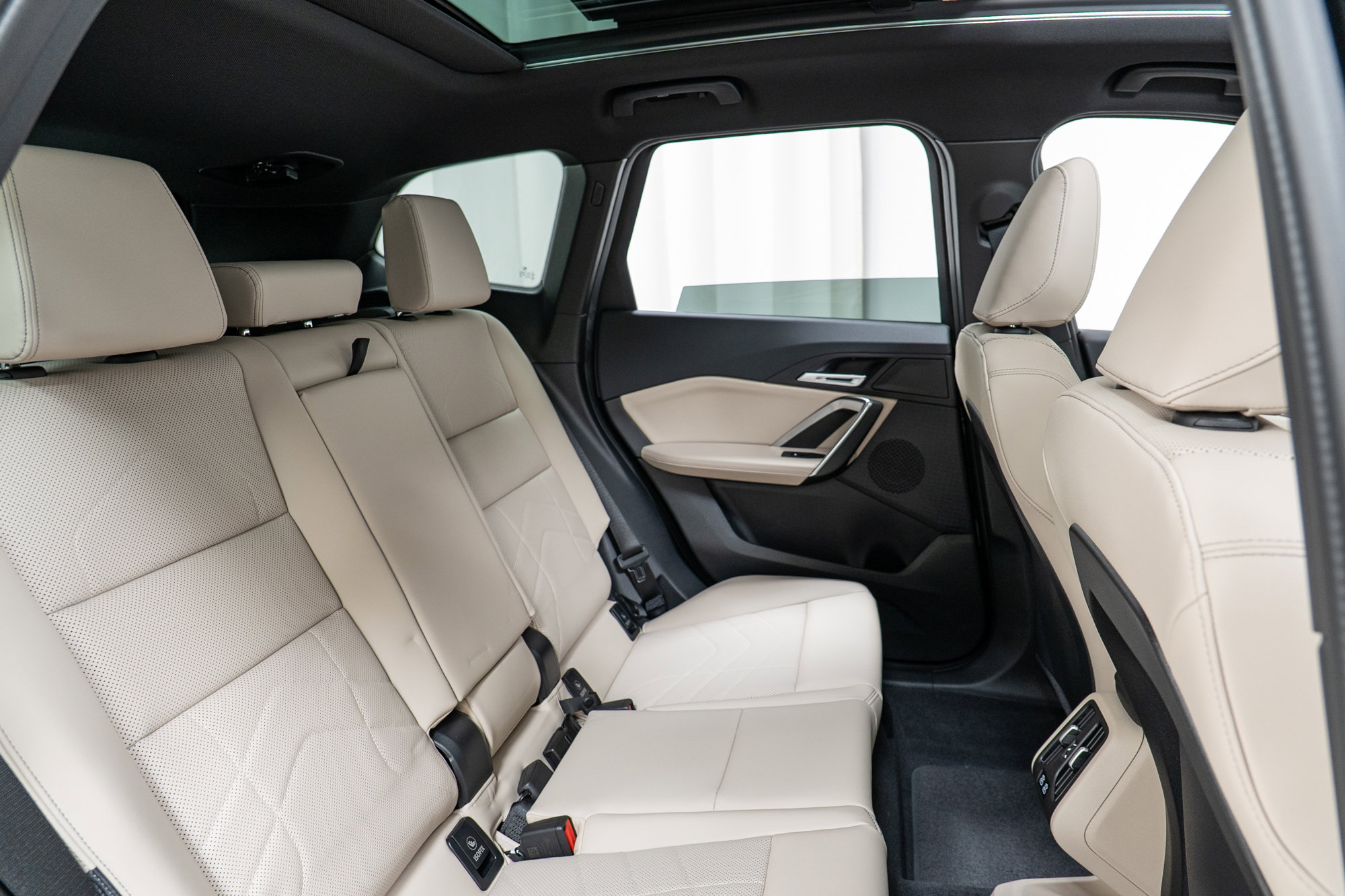 Used 2025 BMW X1 xDrive28i w/ Technology Package image 24