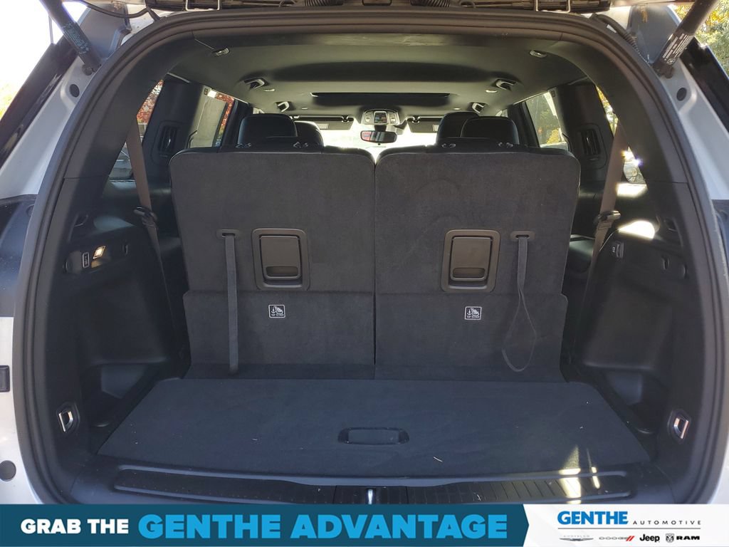 Used 2024 Jeep Grand Cherokee L Altitude AWD/4WD image 31
