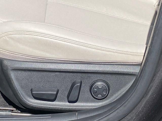 Used 2023 Genesis G70 2.0T image 16