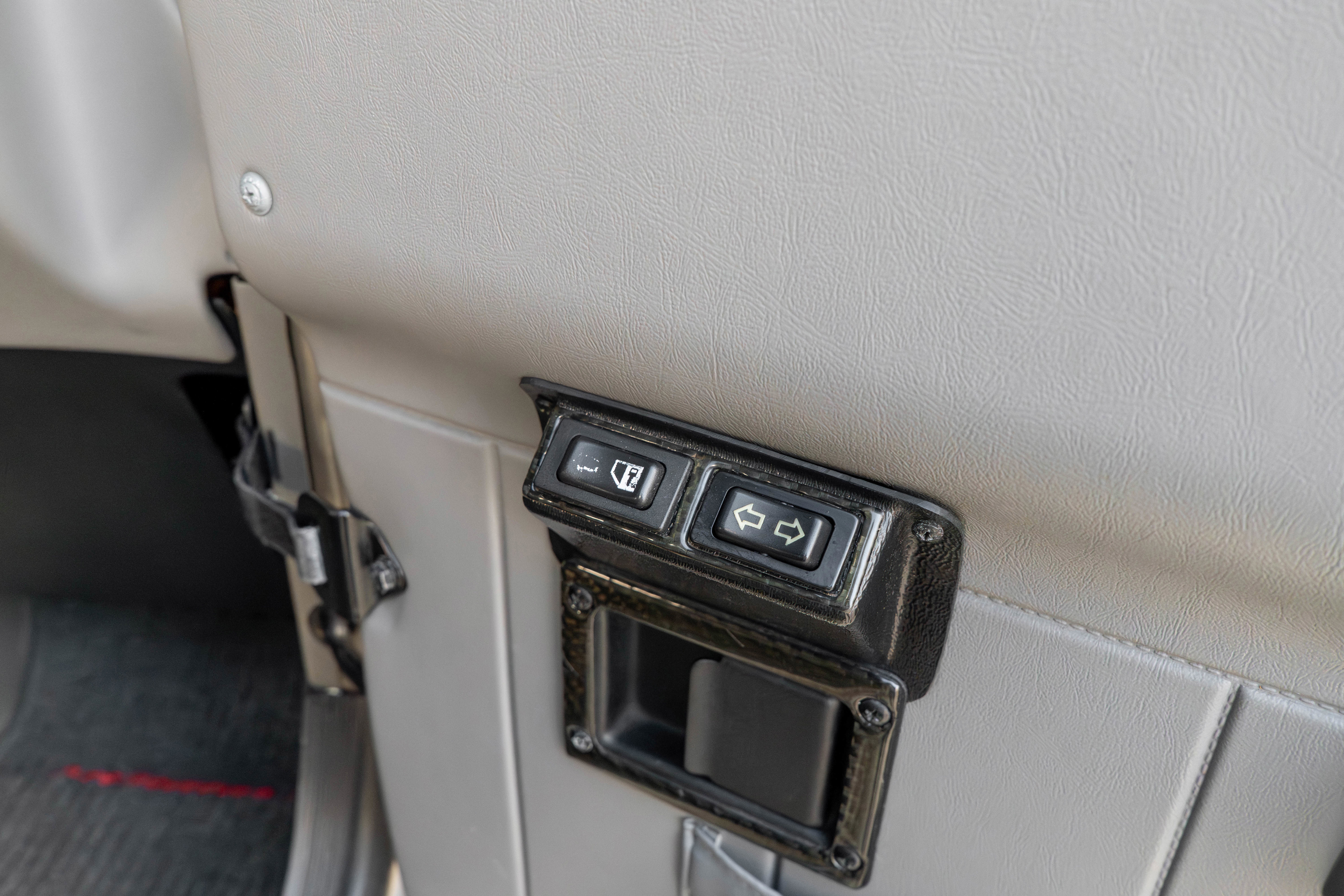 Used 2000 HUMMER H1 4-Door Open Top image 34