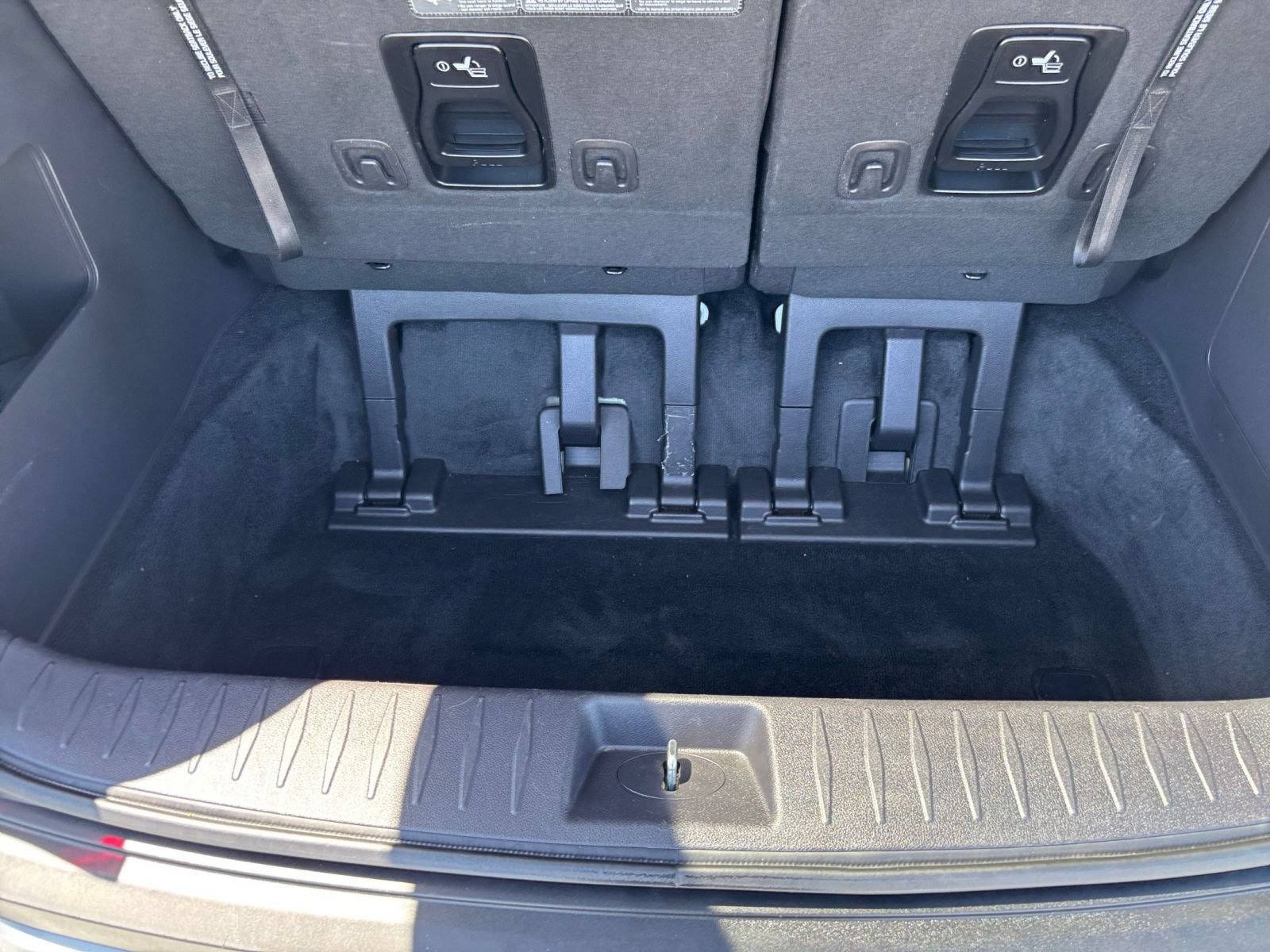 Used 2026 Kia Carnival FWD image 34