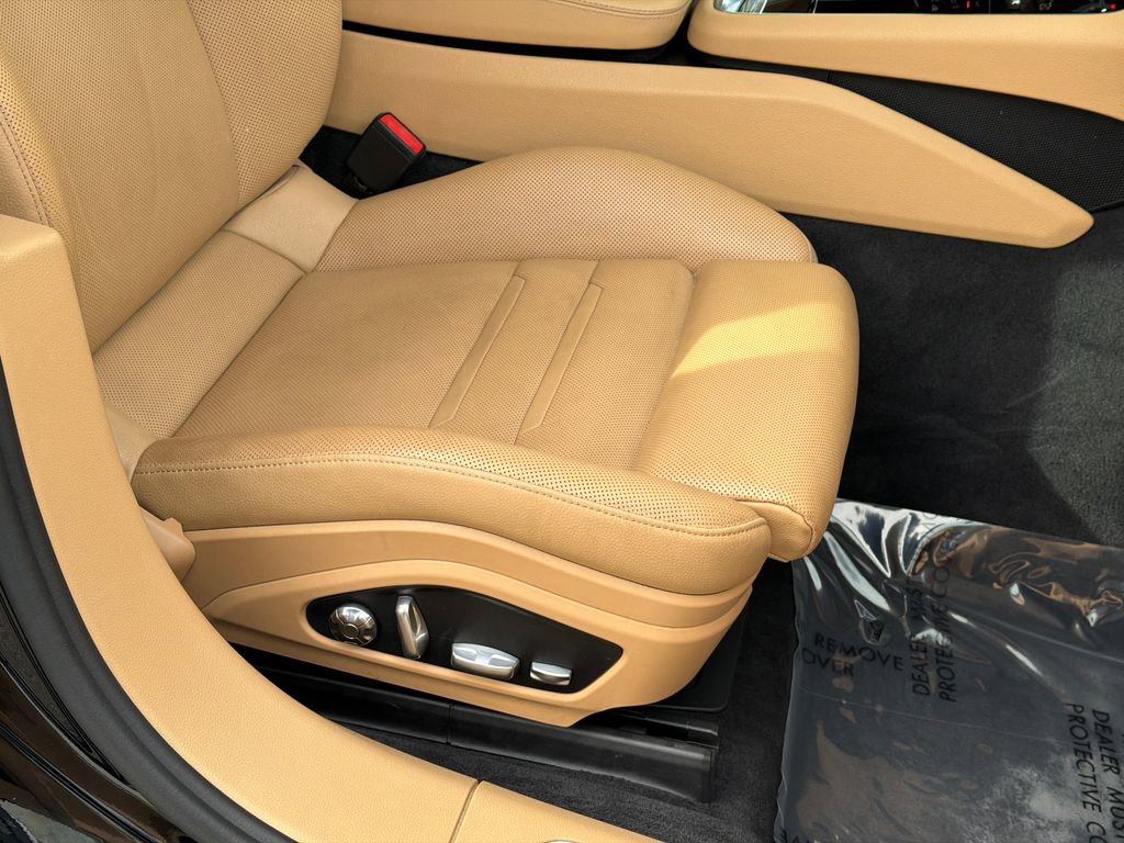 Used 2018 Porsche Panamera 4 w/ Premium Package Plus image 13