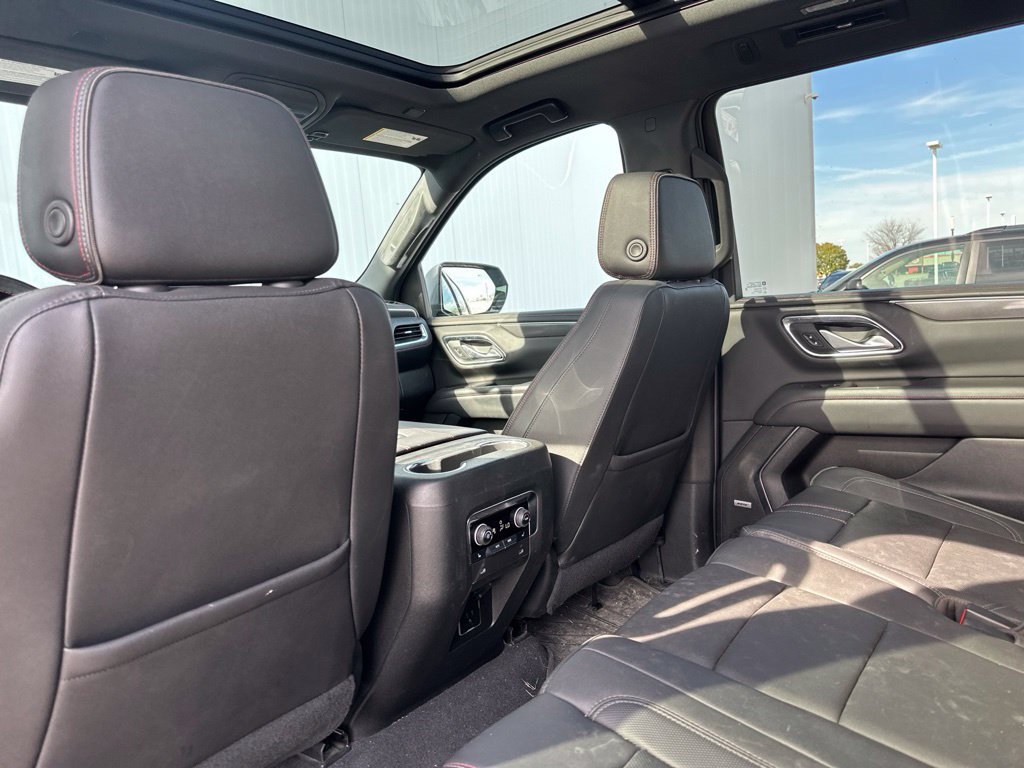 Used 2022 Chevrolet Suburban RST w/ Sport Performance Package AWD/4WD image 19