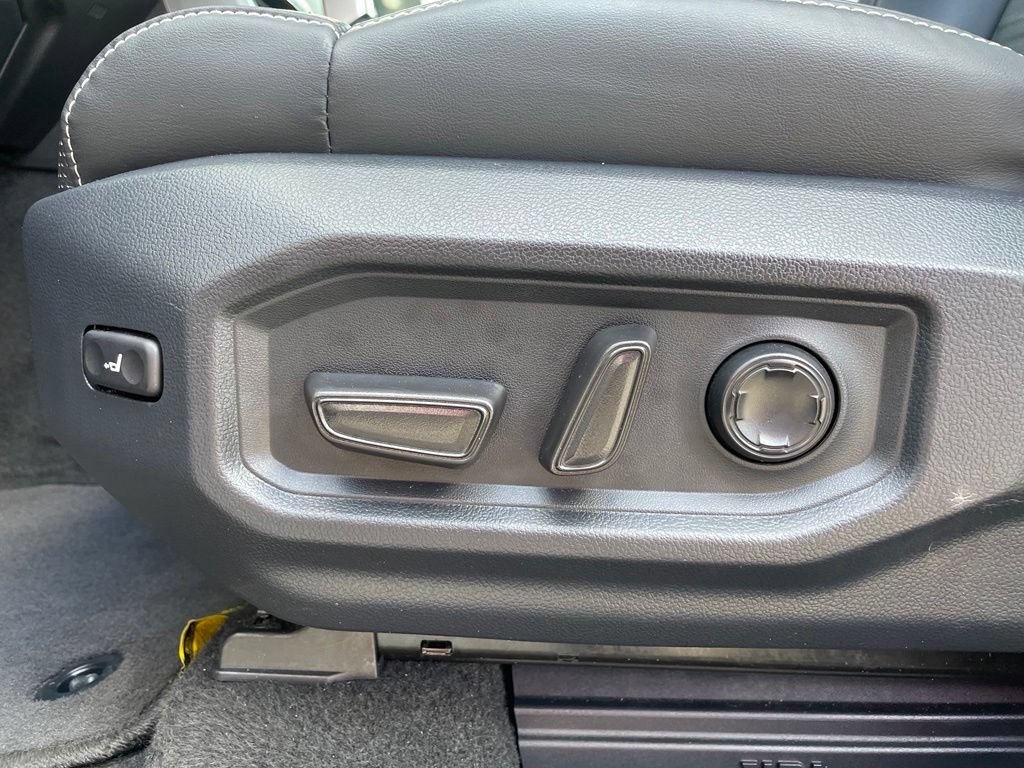 Used 2024 Toyota Tundra Capstone AWD/4WD image 11