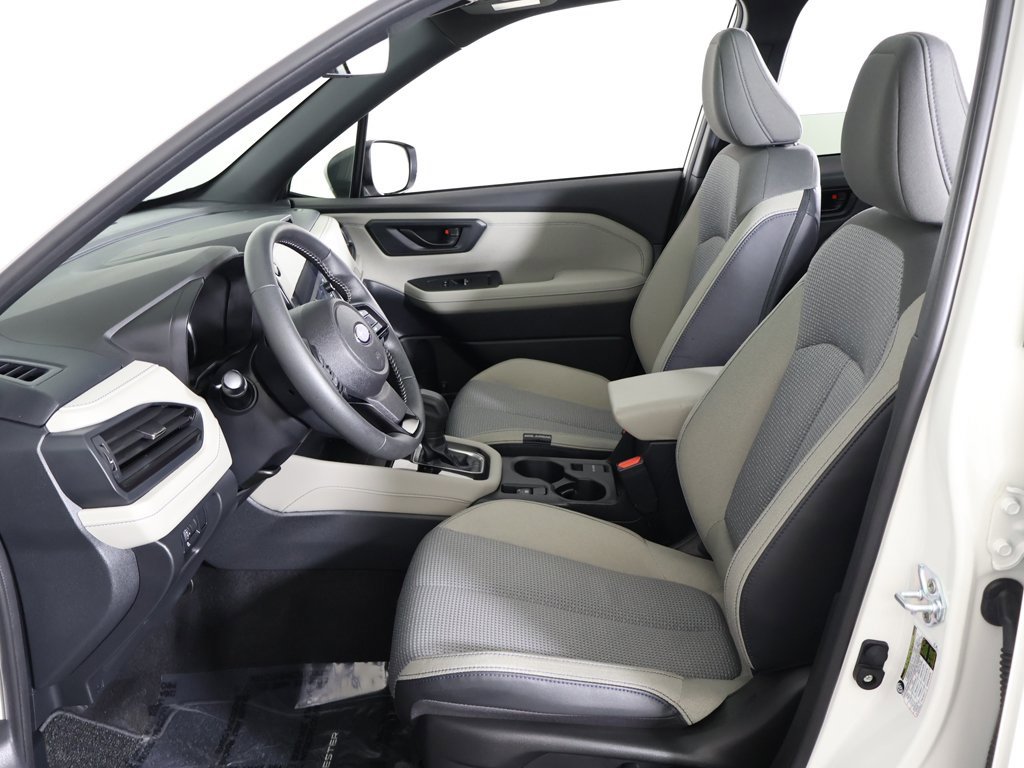 Used 2025 Subaru Forester Premium image 31