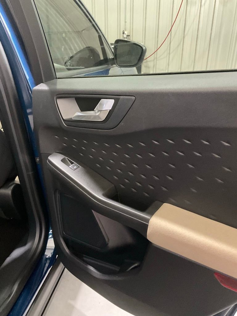 Used 2020 Ford Escape SE Sport image 14