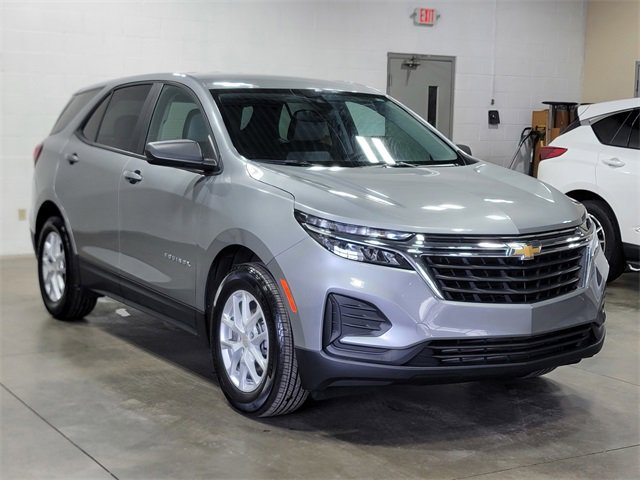 Used 2024 Chevrolet Equinox LS w/ LS Convenience Package image 8