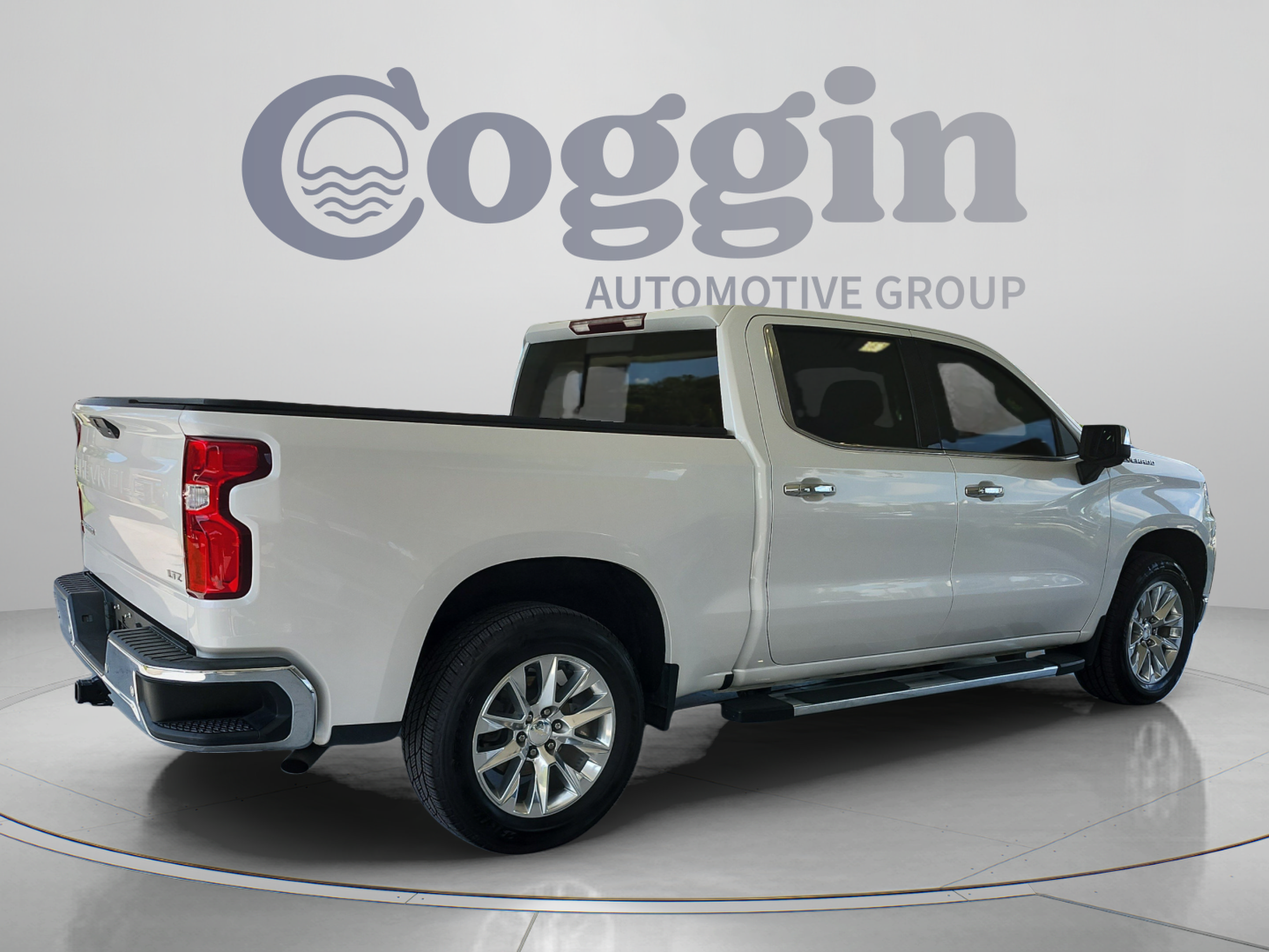 Used 2022 Chevrolet Silverado 1500 LTZ w/ Safety Package II AWD/4WD image 5